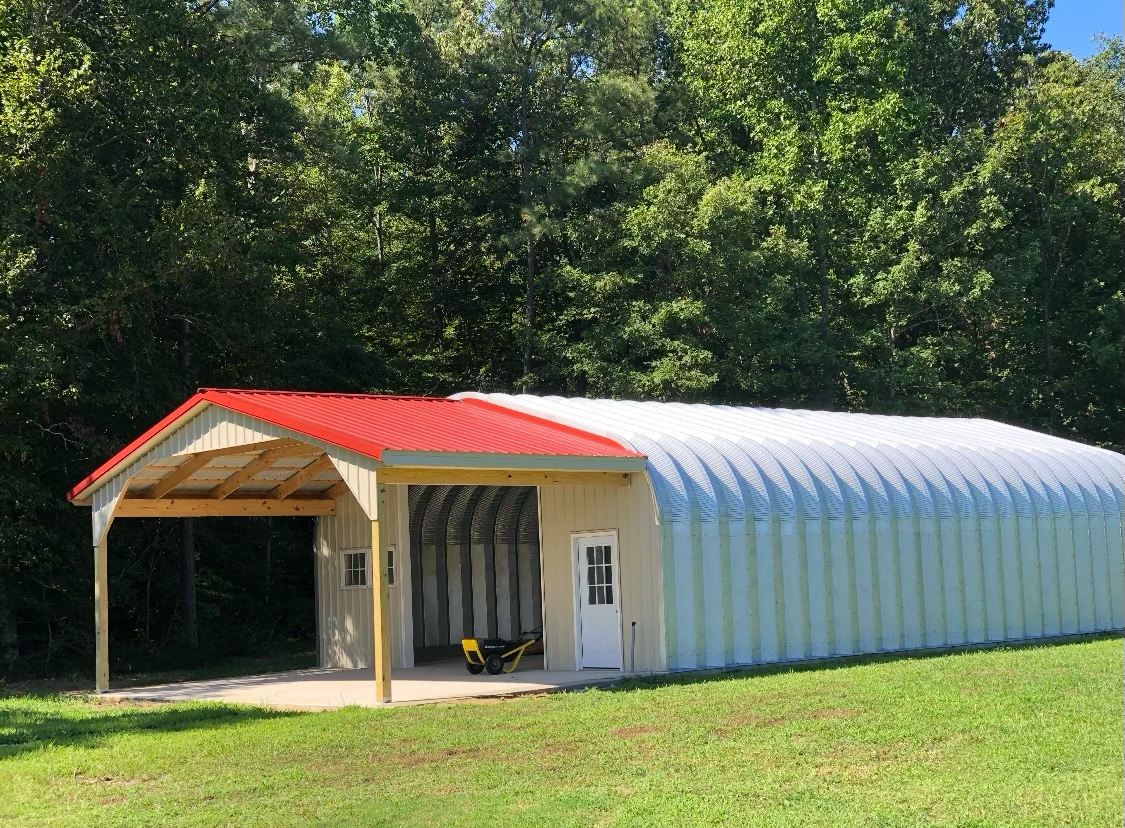 P Series with red-roofed covered extension